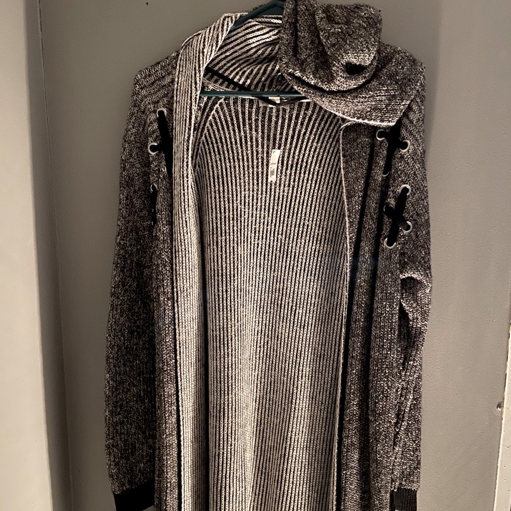 Long sweater with hood